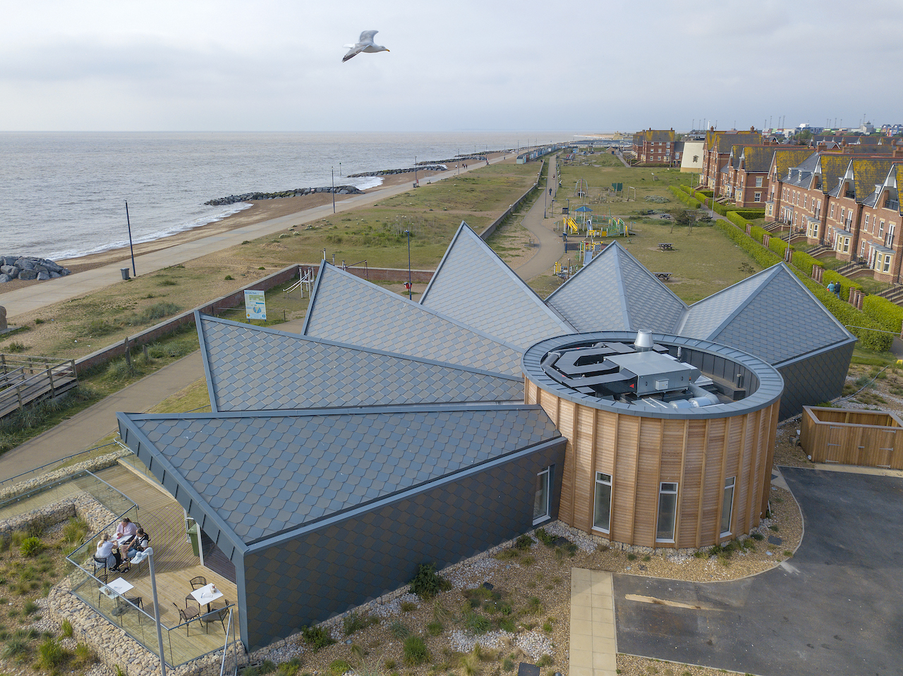 martello_park_seafront_cafe_felixstowe_uk_1280x960